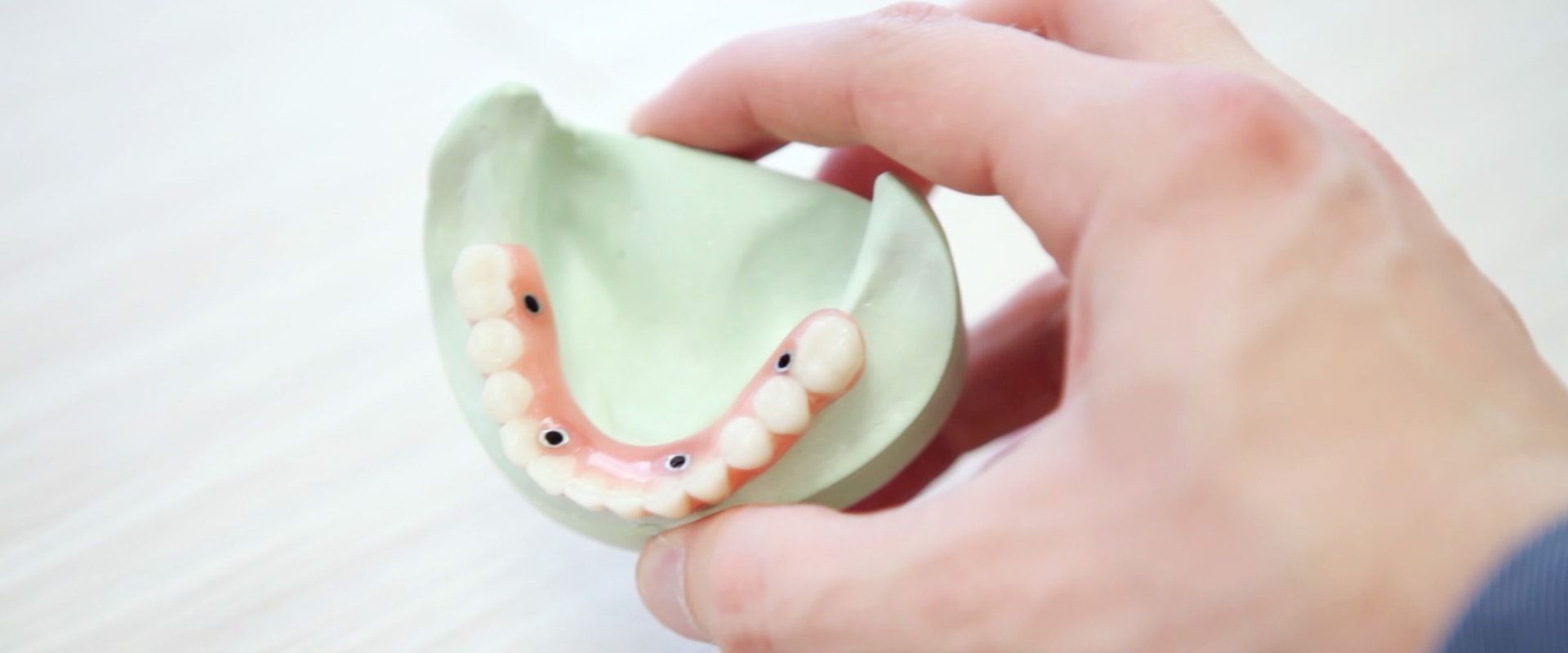 What is the Difference Between a Prosthodontist and a Denturist?